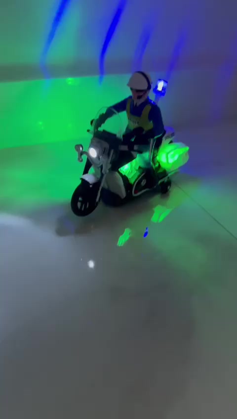 Brinquedo Policia de Moto Com Sirene Som e Luzes Bate e Volta Envio Rápido!